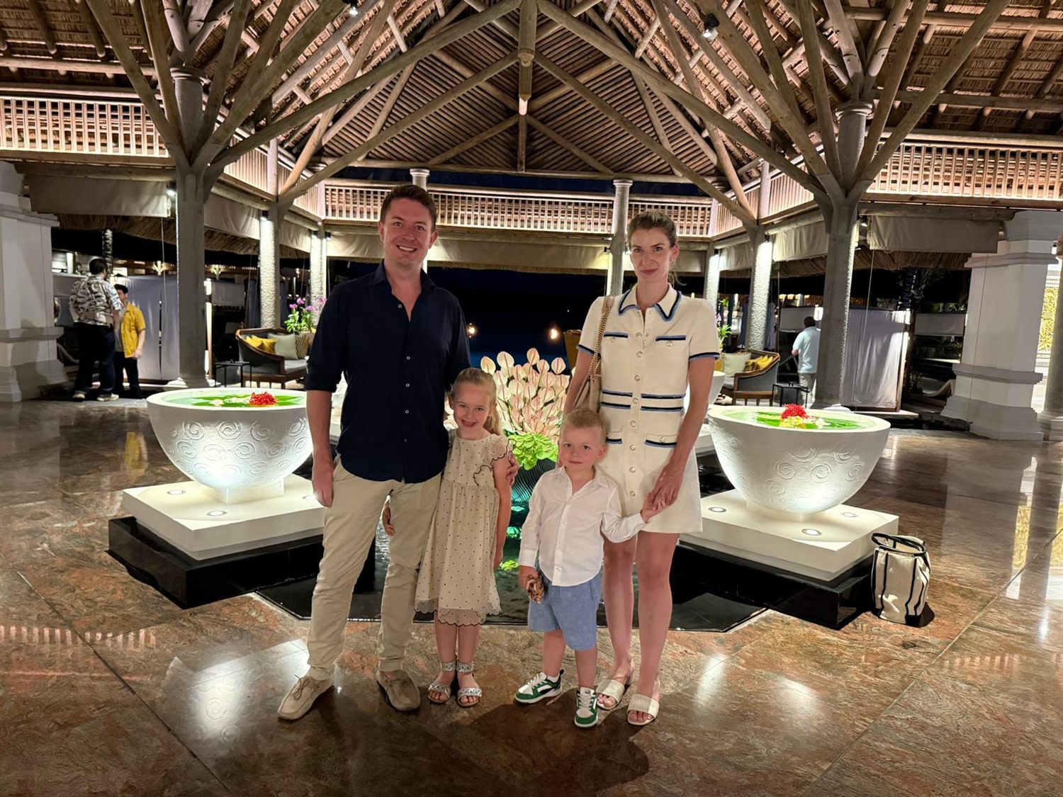 Felix und Selina Lutz mit ihren Kindern Isabella und Julian